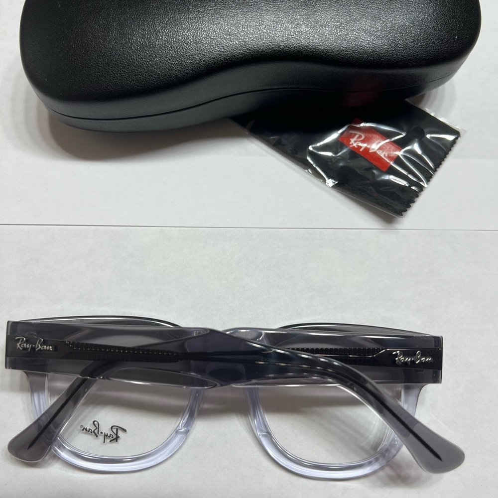 Ray-Ban Clear Glasses with Case - Picture 2 of 5